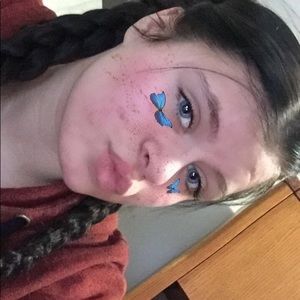 Meet your Posher, Alexis